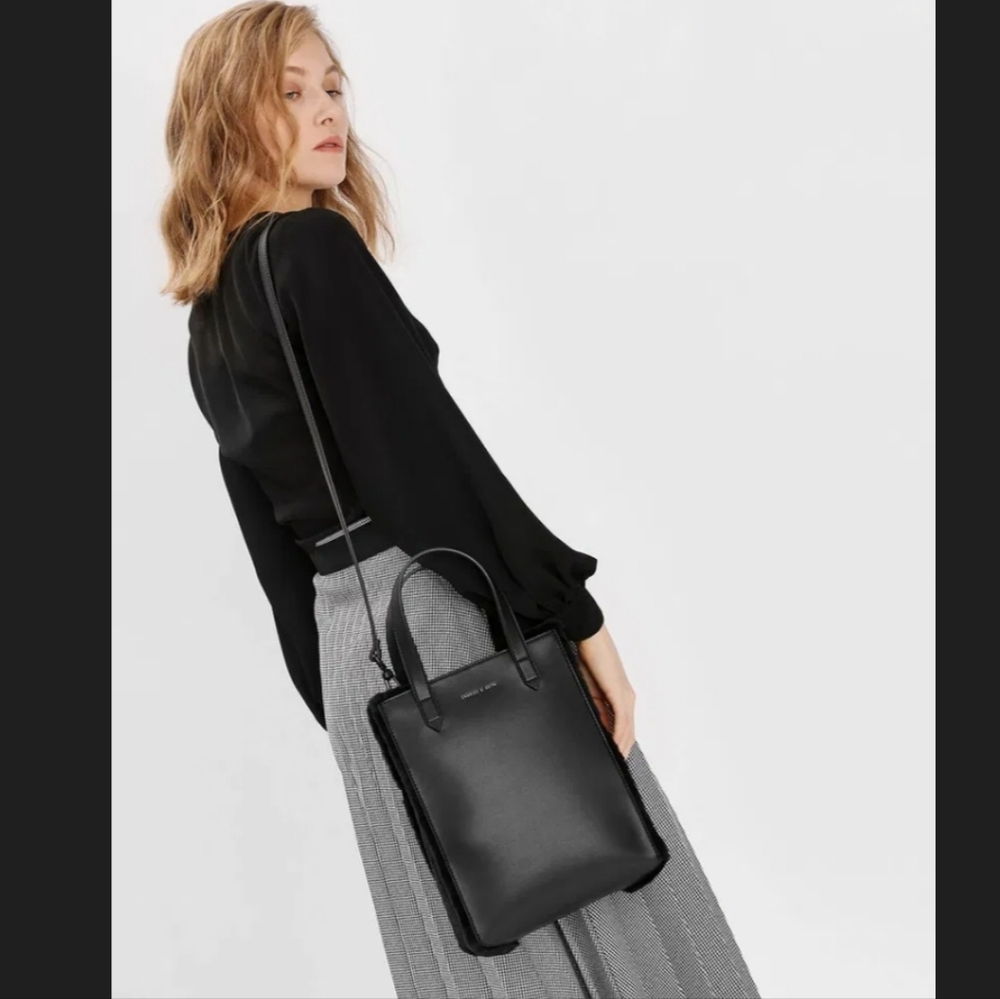 Charles & Keith Elegant Black Tote Bag Shoulder Bag Unisex Rare Luxury
